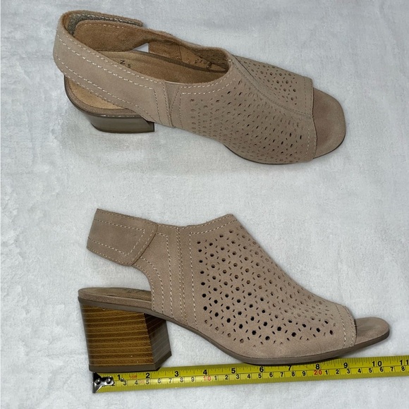 NWOT Sz 9 Taupe Beige Tan Velcro Low Heel Mule Clog Soft White Mountain Leather​ - Picture 8 of 8